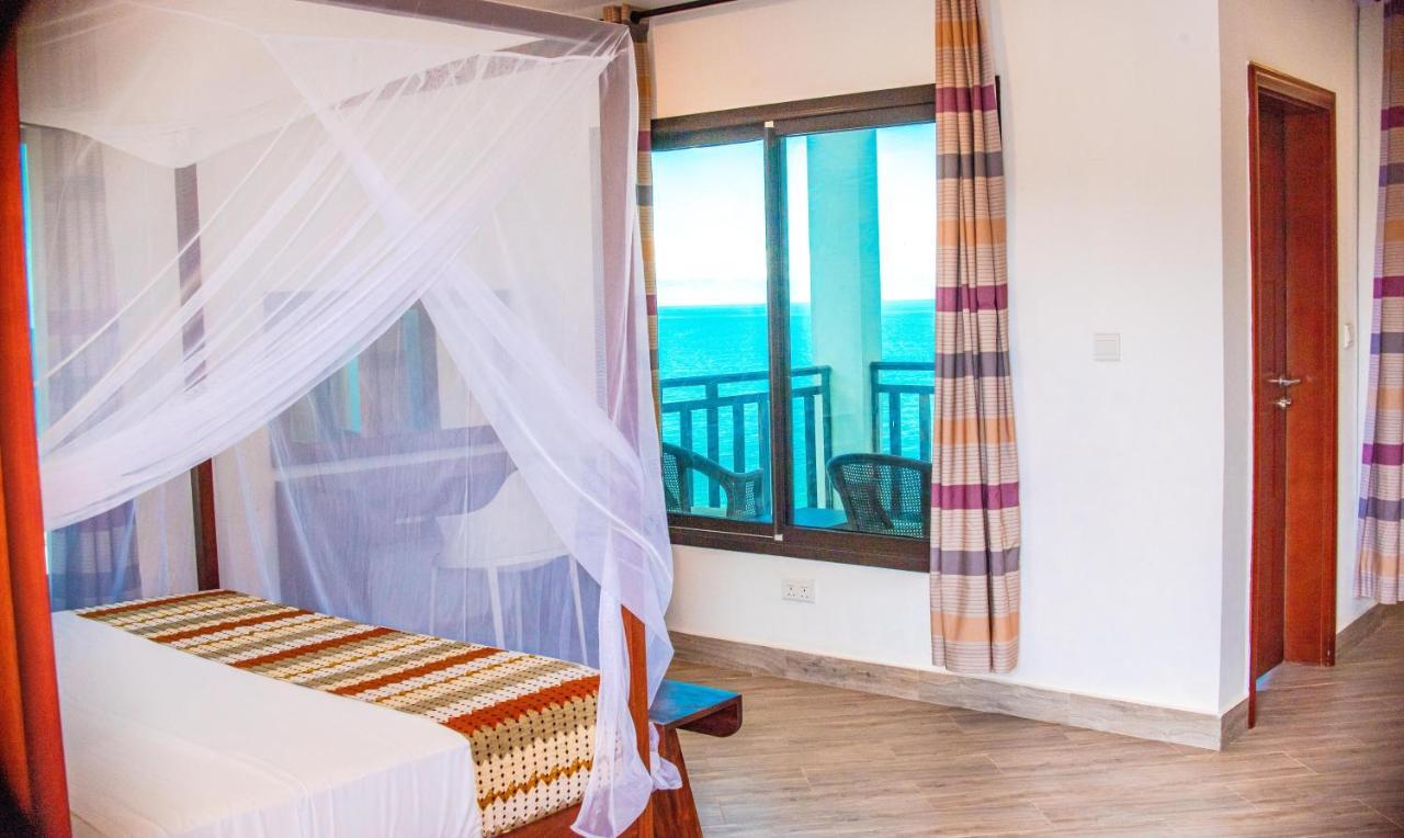 Majula Boutique Hotel Серекунда Екстериор снимка