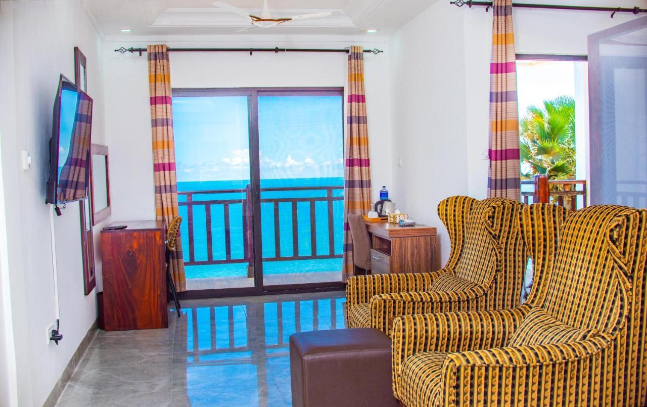Majula Boutique Hotel Серекунда Екстериор снимка